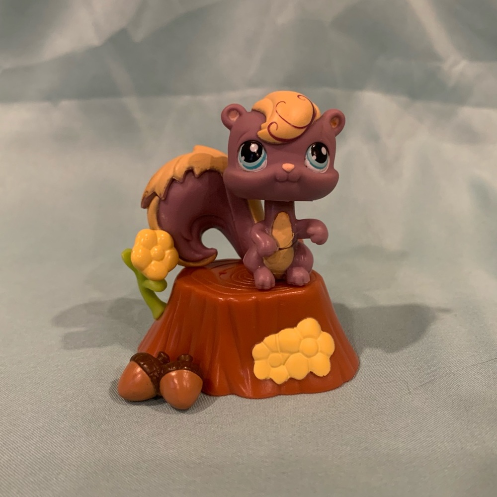 Littlest Pet Shop RARE Purple Squirrel #999 Stump
